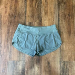 Lululemon Speed Up Low-Rise Short 2.5” Size 4